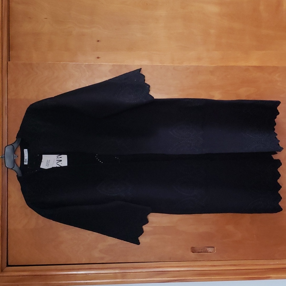 ZARA Limited Edition Eyelet Detail Heavy Knit Coat - Picture 8 of 16
